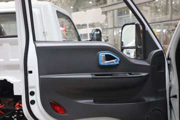 ����;��T5E Һɲ 3.81�׵��Ŵ��綯����΢�� �д��º�62kWhͼƬ