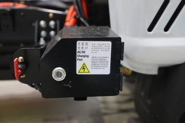 ����;��T5E Һɲ 3.81�׵��Ŵ��綯����΢�� �д��º�62kWhͼƬ