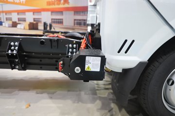 ����;��T5E Һɲ 3.81�׵��Ŵ��綯����΢�� �д��º�62kWhͼƬ