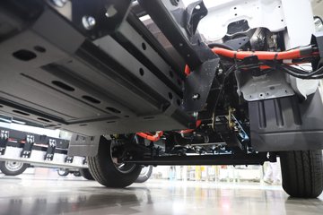 ����;��T5E Һɲ 3.81�׵��Ŵ��綯����΢�� �д��º�62kWhͼƬ