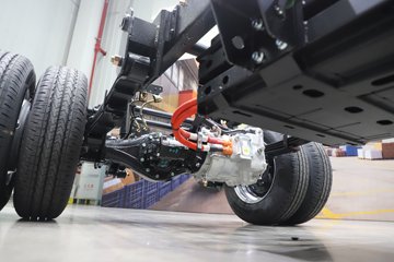 ����;��T5E Һɲ 3.81�׵��Ŵ��綯����΢�� �д��º�62kWhͼƬ