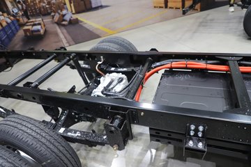 ����;��T5E Һɲ 3.81�׵��Ŵ��綯����΢�� �д��º�62kWhͼƬ