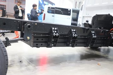 ����;��T5E Һɲ 3.81�׵��Ŵ��綯����΢�� �д��º�62kWhͼƬ