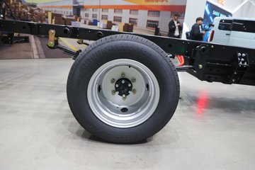 ����;��T5E Һɲ 3.81�׵��Ŵ��綯����΢�� �д��º�62kWhͼƬ