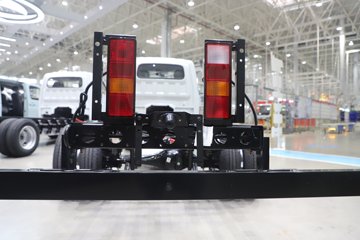 ����;��T5E Һɲ 3.81�׵��Ŵ��綯����΢�� �д��º�62kWhͼƬ