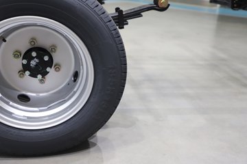 ����;��T5E Һɲ 3.81�׵��Ŵ��綯����΢�� �д��º�62kWhͼƬ