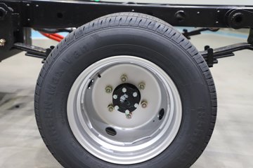 ����;��T5E Һɲ 3.81�׵��Ŵ��綯����΢�� �д��º�62kWhͼƬ