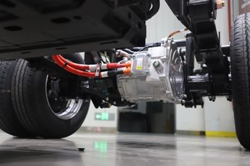 ����;��T5E Һɲ 3.81�׵��Ŵ��綯����΢�� �д��º�62kWhͼƬ