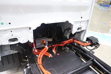 ����;��T5E Һɲ 3.81�׵��Ŵ��綯����΢�� �д��º�62kWhͼƬ