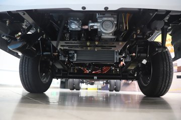 ����;��T5E Һɲ 3.81�׵��Ŵ��綯����΢�� �д��º�62kWhͼƬ