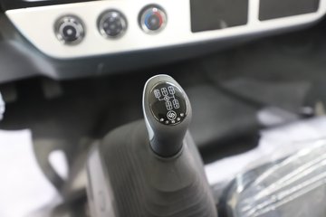 ����Ǭ��K6L 2025�� 2.5L���� 185���� ��ʿ��8�� 4.17�׵��������ῨͼƬ