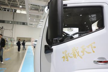 ����Ǭ��K6E 4.11�׵��Ŵ��綯��ʽ�Ῠ ����ʱ��140.41kWhͼƬ
