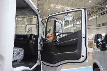 ����Ǭ��K6E 4.11�׵��Ŵ��綯��ʽ�Ῠ ����ʱ��140.41kWhͼƬ