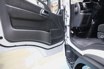 ����Ǭ��K6E 4.11�׵��Ŵ��綯��ʽ�Ῠ ����ʱ��140.41kWhͼƬ