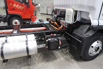 ����Ǭ��K6E 4.11�׵��Ŵ��綯��ʽ�Ῠ ����ʱ��140.41kWhͼƬ