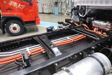 ����Ǭ��K6E 4.11�׵��Ŵ��綯��ʽ�Ῠ ����ʱ��140.41kWhͼƬ
