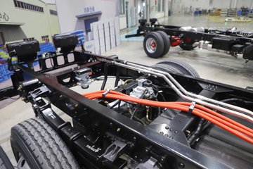 ����Ǭ��K6E 4.11�׵��Ŵ��綯��ʽ�Ῠ ����ʱ��140.41kWhͼƬ
