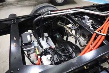 ����Ǭ��K6E 4.11�׵��Ŵ��綯��ʽ�Ῠ ����ʱ��140.41kWhͼƬ