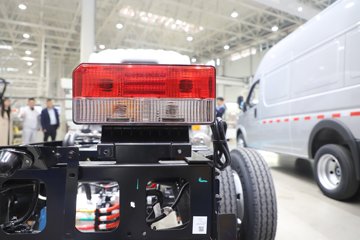 ����Ǭ��K6E 4.11�׵��Ŵ��綯��ʽ�Ῠ ����ʱ��140.41kWhͼƬ