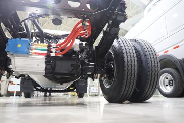 ����Ǭ��K6E 4.11�׵��Ŵ��綯��ʽ�Ῠ ����ʱ��140.41kWhͼƬ