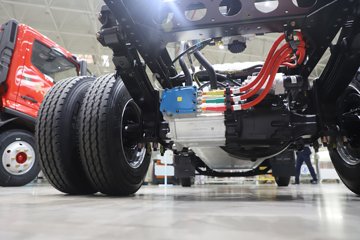 ����Ǭ��K6E 4.11�׵��Ŵ��綯��ʽ�Ῠ ����ʱ��140.41kWhͼƬ