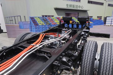 ����Ǭ��K6E 4.11�׵��Ŵ��綯��ʽ�Ῠ ����ʱ��140.41kWhͼƬ
