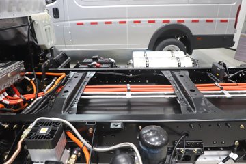 ����Ǭ��K6E 4.11�׵��Ŵ��綯��ʽ�Ῠ ����ʱ��140.41kWhͼƬ
