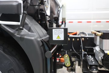 ����Ǭ��K6E 4.11�׵��Ŵ��綯��ʽ�Ῠ ����ʱ��140.41kWhͼƬ