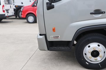 ���������D6-L 2025�� ���߹��� 2.5L���� 170���� ��ʿ��8�� 4.17�׵��������ῨͼƬ