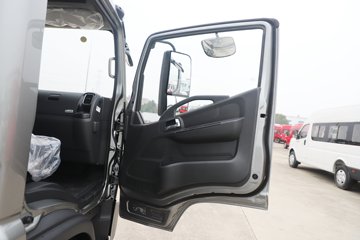 ���������D6-L 2025�� ���߹��� 2.5L���� 170���� ��ʿ��8�� 4.17�׵��������ῨͼƬ
