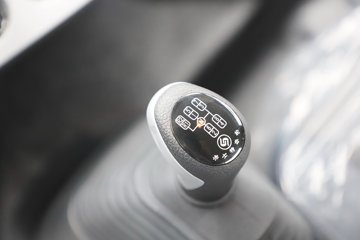 ���������D6-L 2025�� ���߹��� 2.5L���� 170���� ��ʿ��8�� 4.17�׵��������ῨͼƬ