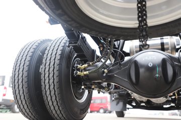 ���������D6-L 2025�� ���߹��� 2.5L���� 170���� ��ʿ��8�� 4.17�׵��������ῨͼƬ