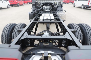 ���������D6-L 2025�� ���߹��� 2.5L���� 170���� ��ʿ��8�� 4.17�׵��������ῨͼƬ