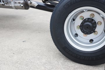 ���������D6-L 2025�� ���߹��� 2.5L���� 170���� ��ʿ��8�� 4.17�׵��������ῨͼƬ
