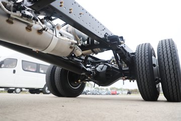 ���������D6-L 2025�� ���߹��� 2.5L���� 170���� ��ʿ��8�� 4.17�׵��������ῨͼƬ