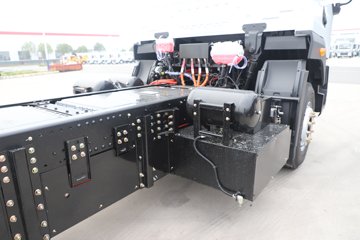 ���������D9 4X2 ���綯ѹ��ʽ�������䳵 ����ʱ��231.84kWhͼƬ