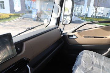 ����Ծ�� ��ԽH500�� 2.5L���� 170���� ��ʿ��8�� ��ɲ 4.2�׵��Ų�դʽ�ῨͼƬ