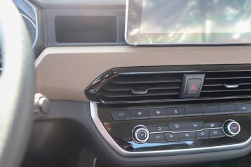 ����Ծ�� ��ԽH500�� 2.5L���� 170���� ��ʿ��8�� ��ɲ 4.2�׵��Ų�դʽ�ῨͼƬ