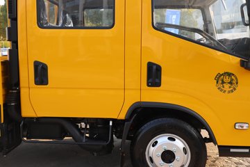 Ծ����ԽC300 ��ֵ�� 142���� ������5�� 3.12��˫����ʽ�ῨͼƬ