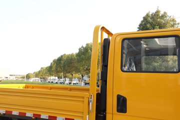 Ծ����ԽC300 ��ֵ�� 142���� ������5�� 3.12��˫����ʽ�ῨͼƬ