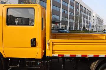 Ծ����ԽC300 ��ֵ�� 142���� ������5�� 3.12��˫����ʽ�ῨͼƬ