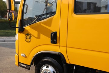 Ծ����ԽC300 ��ֵ�� 142���� ������5�� 3.12��˫����ʽ�ῨͼƬ