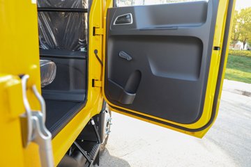 Ծ����ԽC300 ��ֵ�� 142���� ������5�� 3.12��˫����ʽ�ῨͼƬ