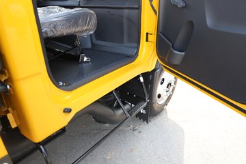 Ծ����ԽC300 ��ֵ�� 142���� ������5�� 3.12��˫����ʽ�ῨͼƬ