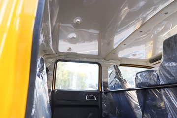 Ծ����ԽC300 ��ֵ�� 142���� ������5�� 3.12��˫����ʽ�ῨͼƬ