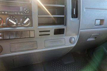 Ծ����ԽC300 ��ֵ�� 142���� ������5�� 3.12��˫����ʽ�ῨͼƬ