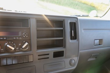 Ծ����ԽC300 ��ֵ�� 142���� ������5�� 3.12��˫����ʽ�ῨͼƬ