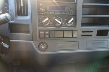 Ծ����ԽC300 ��ֵ�� 142���� ������5�� 3.12��˫����ʽ�ῨͼƬ