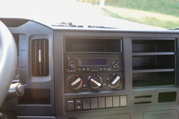 Ծ����ԽC300 ��ֵ�� 142���� ������5�� 3.12��˫����ʽ�ῨͼƬ