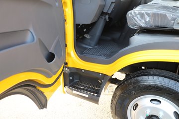 Ծ����ԽC300 ��ֵ�� 142���� ������5�� 3.12��˫����ʽ�ῨͼƬ